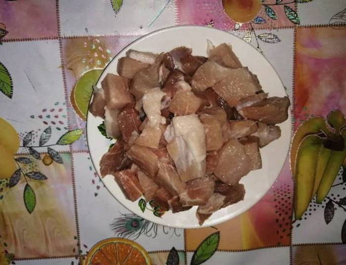 Розсольник із перловкою та солоними огірками класичний