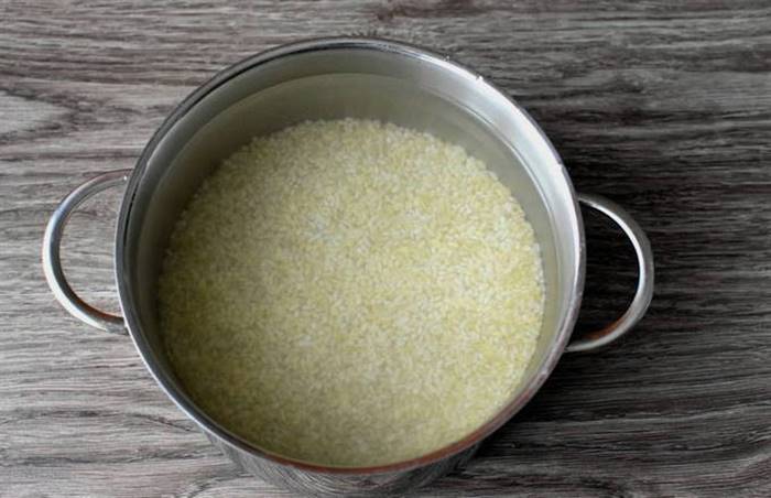 Розсольник із перловкою та солоними огірками класичний
