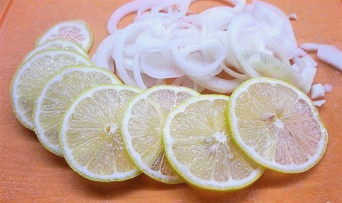 Скумбрія, запечена у фользі в духовці