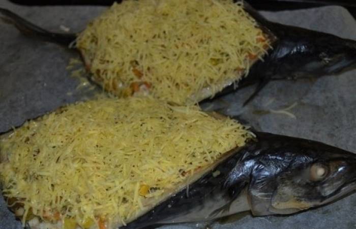 Скумбрія, запечена у фользі в духовці